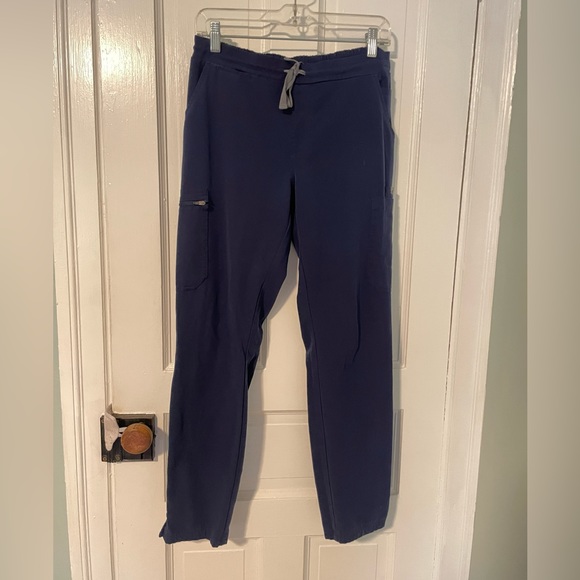 Three Figs Yola Scrub Pants Bundle - Picture 3 of 5